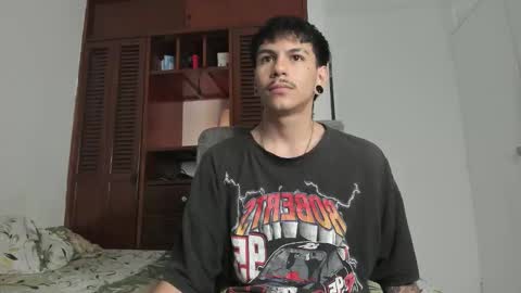 Snapshot of austin_falcon chatting on October 2025 01:11:01 PM Austin online show from October 2025 01:11:01 PM