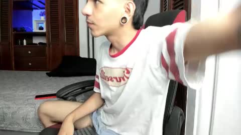 Snapshot of austin_falcon chatting on November 2025 02:17:01 PM Austin online show from November 2025 02:17:01 PM