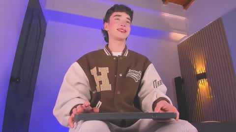 Snapshot of austin_rouse chatting on January 2026 09:51:01 PM austin_rouse online show from January 2026 09:51:01 PM