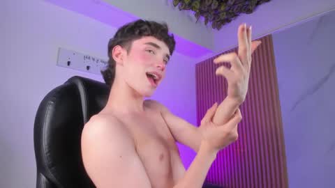 austin_rouse online show from April 2026 08:20:02 PM