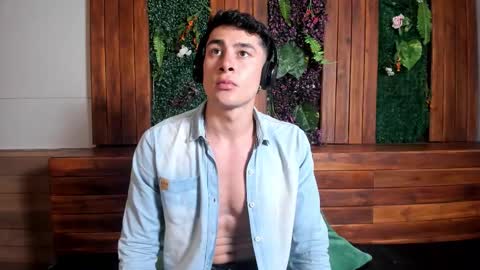 Snapshot of austinjones_ chatting on February 2026 06:33:01 PM Austin online show from February 2026 06:33:01 PM