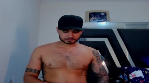 Snapshot of austintorres_ chatting on December 2024 03:19:02 AM AustinTorres online show from December 2024 03:19:02 AM