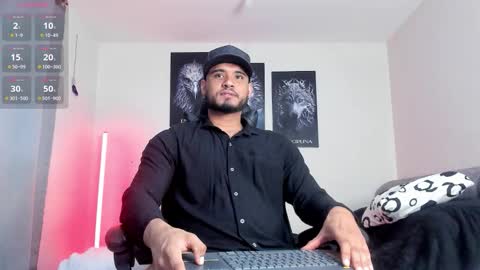 Snapshot of austintorres_ chatting on October 2025 02:18:01 AM AustinTorres online show from October 2025 02:18:01 AM