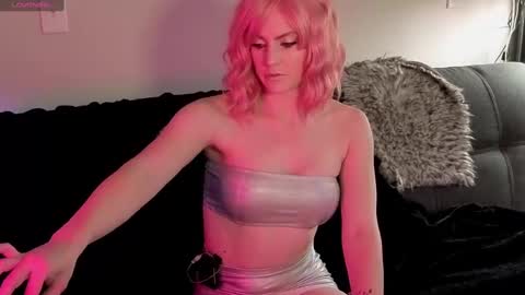 Snapshot of ava_art8 chatting on October 2025 02:20:01 AM Ava Rhodes online show from October 2025 02:20:01 AM