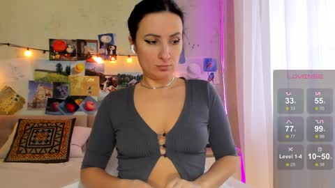 Snapshot of ava_athena chatting on April 2026 09:10:01 AM Ava online show from April 2026 09:10:01 AM