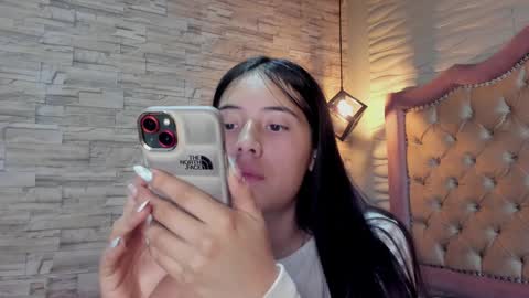 Snapshot of ava_broown chatting on January 2025 11:54:01 PM online show from January 2025 11:54:01 PM