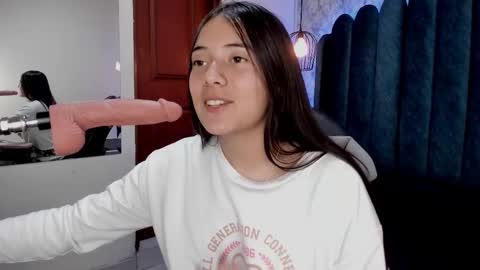 Snapshot of ava_broown chatting on March 2025 08:59:01 AM online show from March 2025 08:59:01 AM