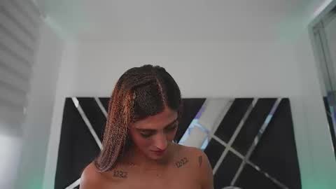 Snapshot of ava_fontana2 chatting on September 2025 08:09:02 PM Ava Fontana online show from September 2025 08:09:02 PM