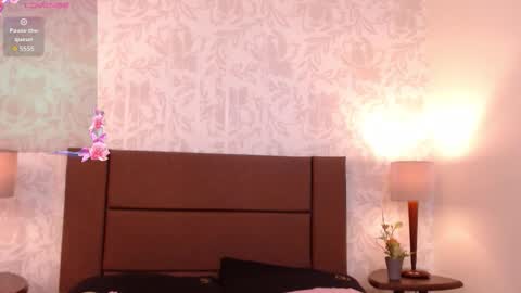 Ava  online show from December 2025 07:22:01 PM