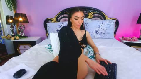 avaaaddamss online show from November 2025 10:26:01 AM