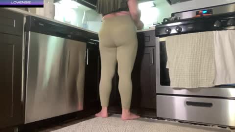 Ava . Support my channel by using my affiliate link to make your account  Thanks  online show from October 2025 12:27:01 AM