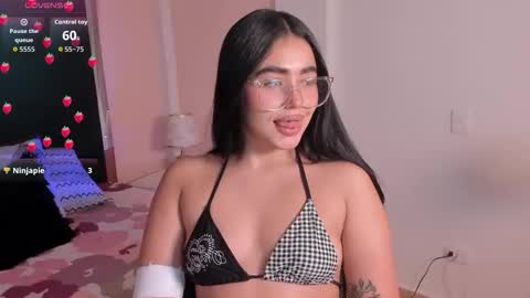 Snapshot of avascott_ chatting on October 2025 06:19:01 PM Ava online show from October 2025 06:19:01 PM