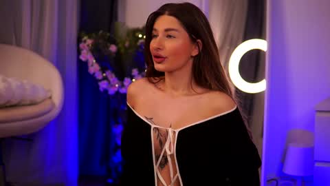 Carina online show from January 2025 10:19:01 PM