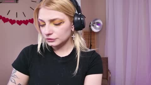 Ava online show from May 2026 02:14:01 PM