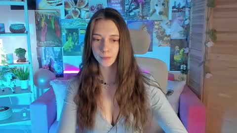 Avie online show from January 2025 03:12:02 PM