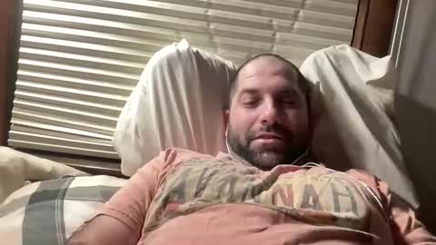 Snapshot of averagejoe345977 chatting on February 2026 06:19:02 AM averagejoe345977 online show from February 2026 06:19:02 AM