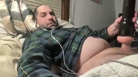 Snapshot of averagejoe345977 chatting on February 2026 12:37:02 AM averagejoe345977 online show from February 2026 12:37:02 AM