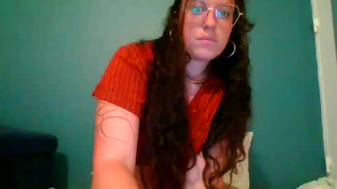 averagewifey online show from July 2026 10:11:01 PM