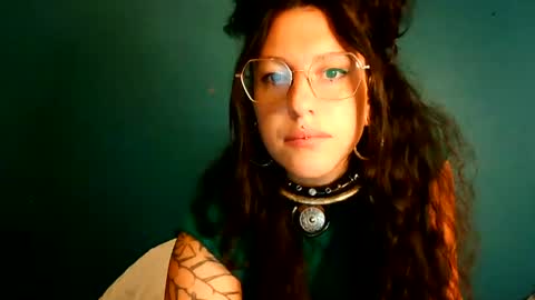 averagewifey online show from July 2026 11:40:01 PM