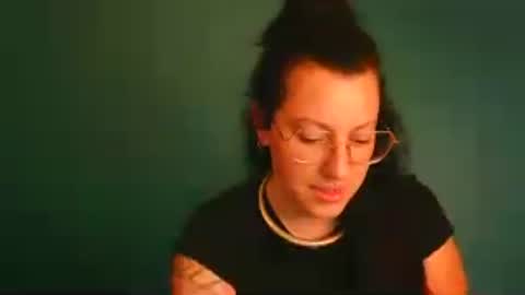averagewifey online show from July 2026 09:25:02 PM