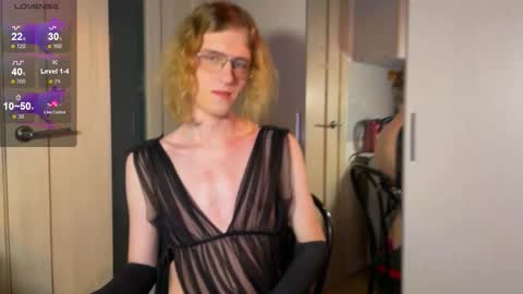 Snapshot of avery_adam chatting on March 2026 12:06:01 AM Alex online show from March 2026 12:06:01 AM