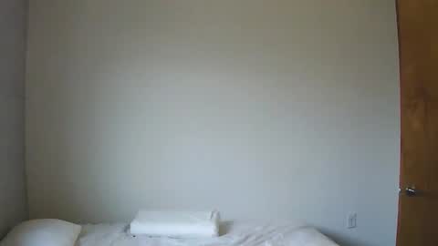 Avery online show from April 2026 11:24:02 PM