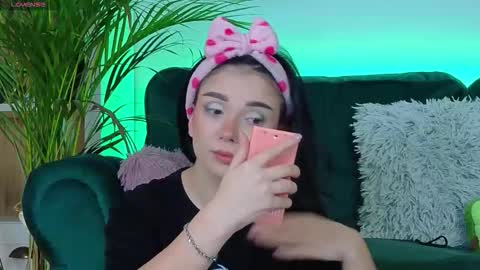 AveryWillow online show from October 2025 02:10:01 AM