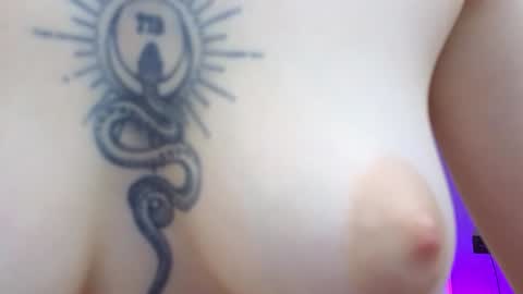 Snapshot of avgustina_love chatting on January 2025 09:28:01 AM avgustina_love online show from January 2025 09:28:01 AM