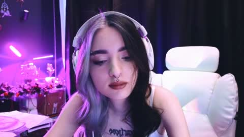 Snapshot of avi_nile chatting on January 2025 02:22:01 AM Avriel online show from January 2025 02:22:01 AM