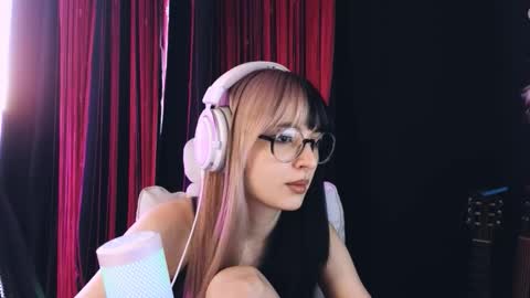 Avriel online show from March 2026 12:22:01 PM