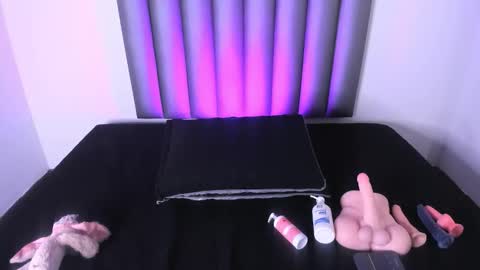 Avi Winklar online show from September 2025 11:54:01 AM