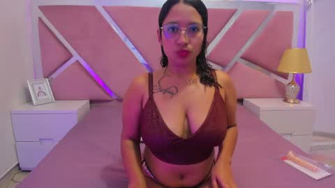 Hot Avie online show from March 2026 08:30:02 PM