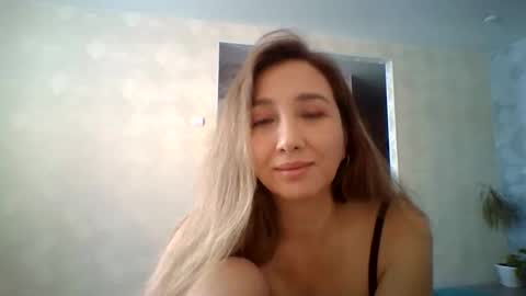 Snapshot of avinelra chatting on April 2026 05:45:02 AM avinelra online show from April 2026 05:45:02 AM