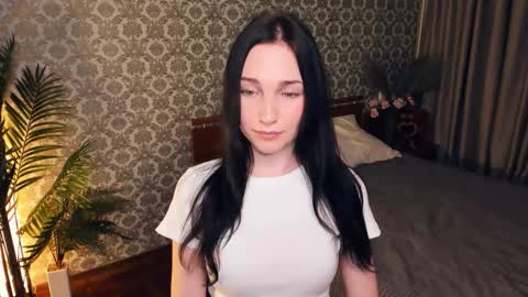 Viole t online show from November 2025 09:14:01 PM