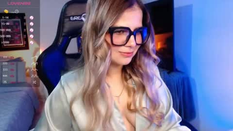 Avrill Morgan online show from September 2025 08:19:01 PM