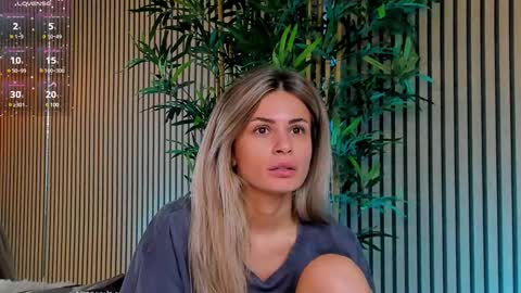 AVRILL CYRUX online show from March 2025 07:19:01 AM