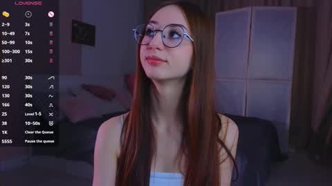 Avril online show from September 2025 09:04:01 PM