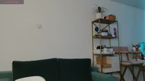 Avrora online show from October 2025 03:40:02 AM