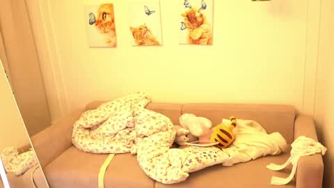 Snapshot of avroramy chatting on February 2025 10:14:01 AM Avrora online show from February 2025 10:14:01 AM