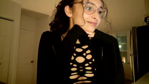 Avaia online show from February 2026 03:03:02 AM