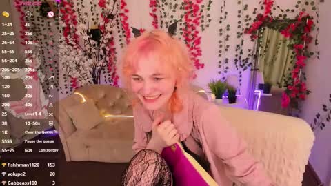 Snapshot of awawrin chatting on November 2025 09:50:01 PM Awi online show from November 2025 09:50:01 PM