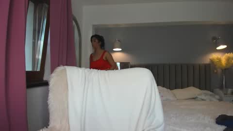 Jolie online show from September 2025 07:08:01 AM