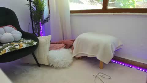 Jolie online show from July 2026 09:45:02 AM