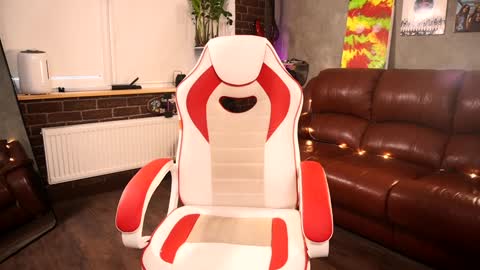 Snapshot of awondrr chatting on January 2025 10:51:02 AM Alice online show from January 2025 10:51:02 AM