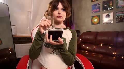 Snapshot of awondrr chatting on March 2025 09:36:02 AM Alice online show from March 2025 09:36:02 AM