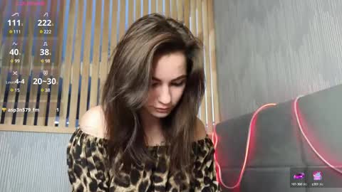 Snapshot of aww_burn chatting on February 2025 04:12:01 AM Tris online show from February 2025 04:12:01 AM