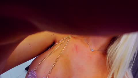 Snapshot of awww_ella chatting on February 2025 08:55:01 AM Ella online show from February 2025 08:55:01 AM