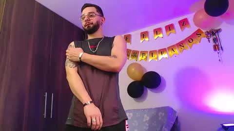 Snapshot of axel_7070 chatting on December 2025 07:10:01 PM Independiente Model online show from December 2025 07:10:01 PM