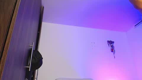 Snapshot of axel_7070 chatting on January 2026 12:51:01 PM Independiente Model online show from January 2026 12:51:01 PM