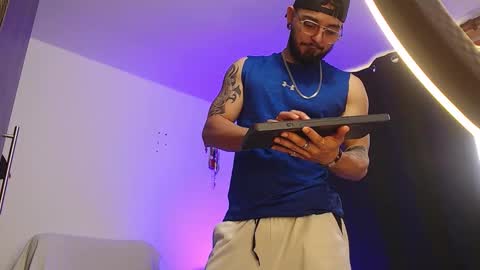 Snapshot of axel_7070 chatting on January 2026 02:00:02 PM Independiente Model online show from January 2026 02:00:02 PM